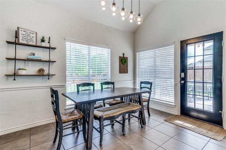 Photo 12 of 35 - 2604 Stallions Ln, Celina, TX 75009