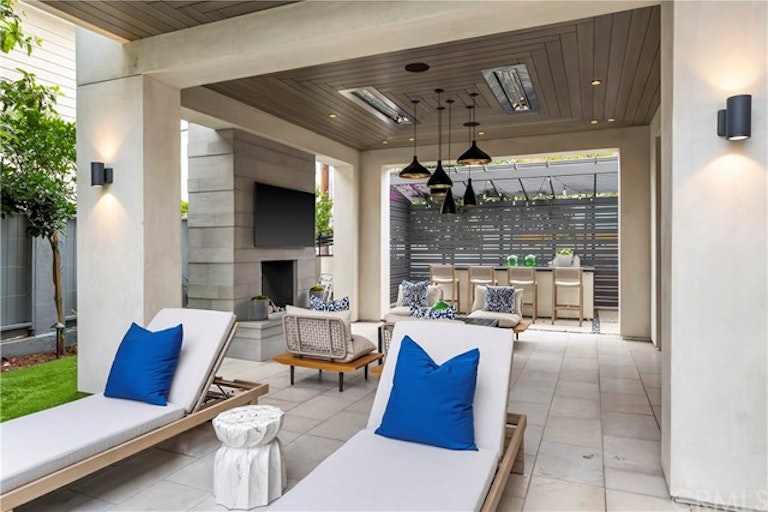 Photo 26 of 56 - 763 11th St, Manhattan Beach, CA 90266