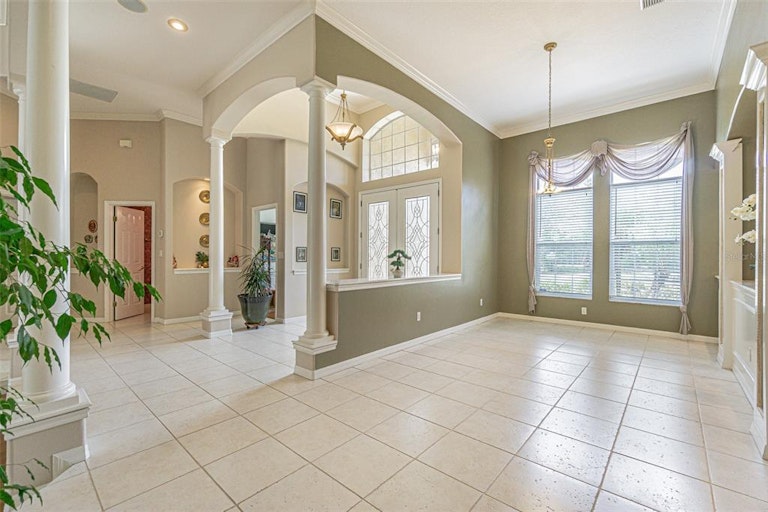 Photo 5 of 36 - 1462 Kensington Woods Dr, Lutz, FL 33549