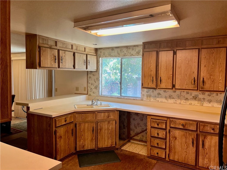 Photo 4 of 17 - 5695 Greenbriar Dr, Yorba Linda, CA 92887