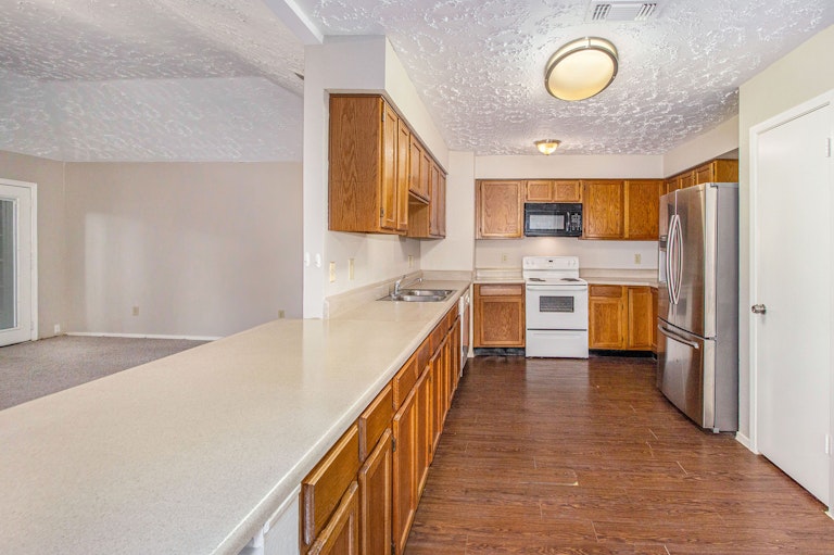 Photo 6 of 17 - 15822 Manfield Dr, Houston, TX 77082
