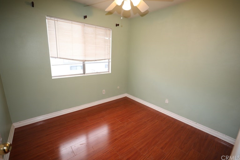 Photo 8 of 18 - 19231 Sherman Way #37, Reseda, CA 91335