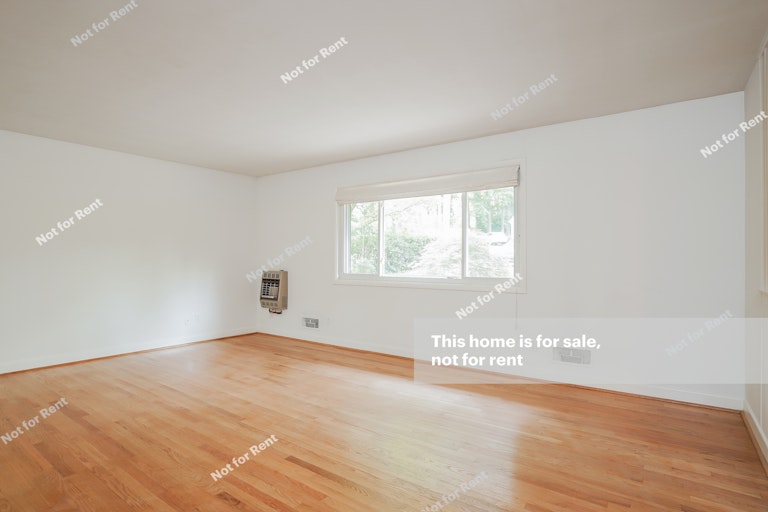 Photo 11 of 25 - 1814 Varnell Ave, Raleigh, NC 27612