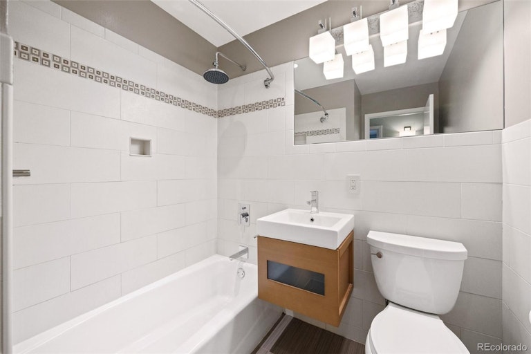Photo 18 of 25 - 2207 Zinnia St, Golden, CO 80401