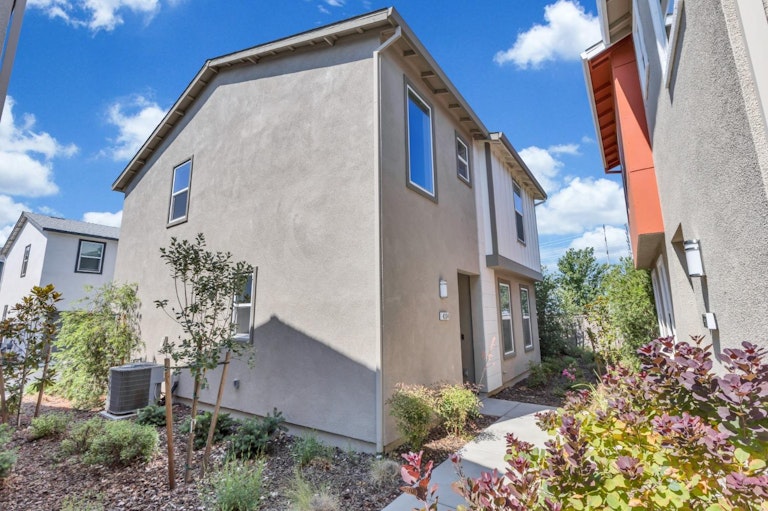 Photo 1 of 52 - 4334 Ocean Ln, Elk Grove, CA 95757