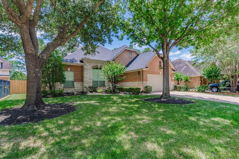 Photo 37 of 37 - 13106 Ryaneagles Dr, Houston, TX 77044