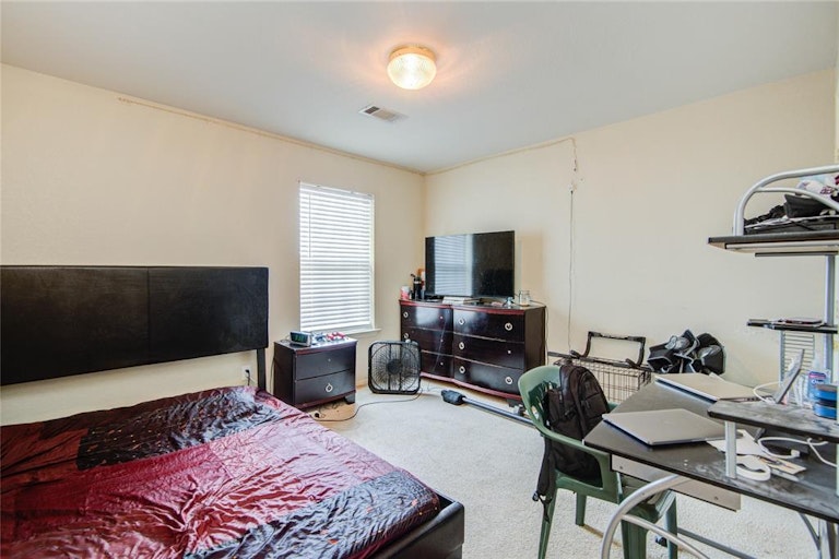 Photo 33 of 50 - 16651 Keegans Ridge Way Dr, Houston, TX 77083