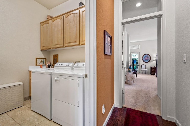 Photo 22 of 35 - 2421 Walnut Oaks Ln, Carmichael, CA 95608