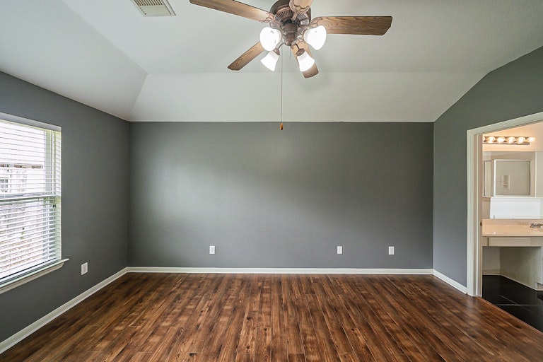 Photo 27 of 36 - 12810 Candlewood Glen Ln, Houston, TX 77014
