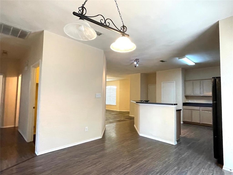 Photo 8 of 23 - 6328 Seal Cv, Fort Worth, TX 76179