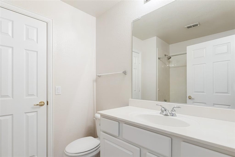 Photo 22 of 30 - 423 Black Diamond Ct, Fairview, TX 75069