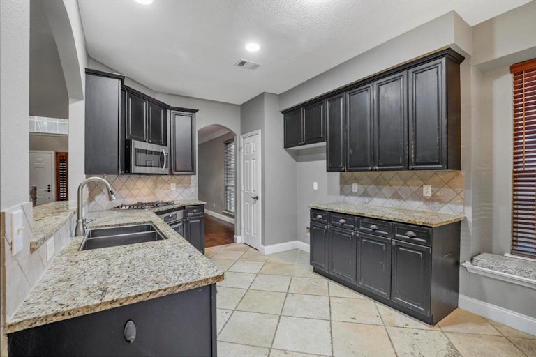 Photo 12 of 38 - 2921 Pioneer Park Dr, Flower Mound, TX 75022