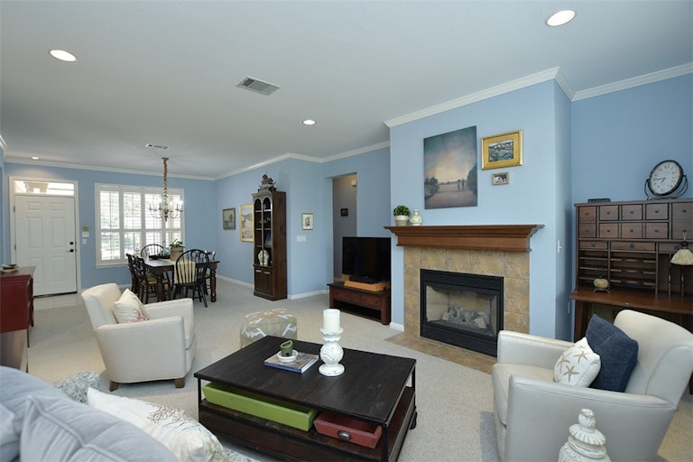 Photo 5 of 27 - 102 Montley Trl, Georgetown, TX 78633