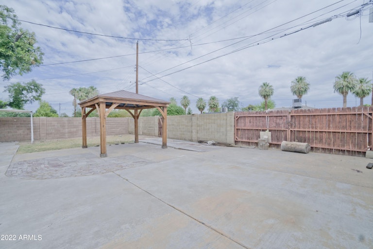 Photo 24 of 38 - 3556 W Meadowbrook Ave, Phoenix, AZ 85019