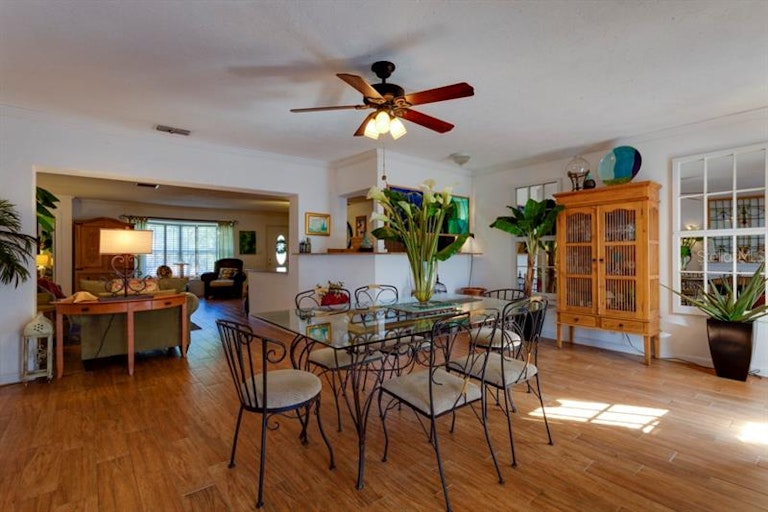 Photo 11 of 25 - 14010 80th Ave, Seminole, FL 33776