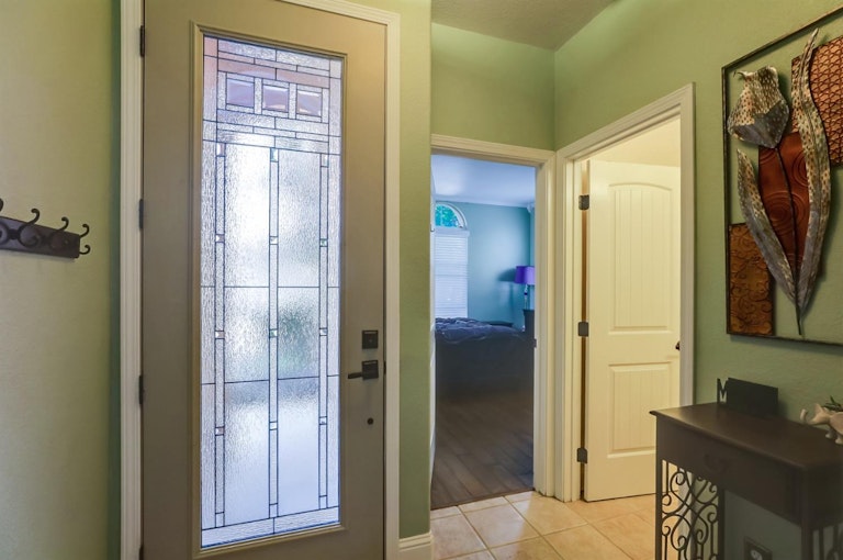Photo 24 of 54 - 5071 Tuckerman Way, Sacramento, CA 95835