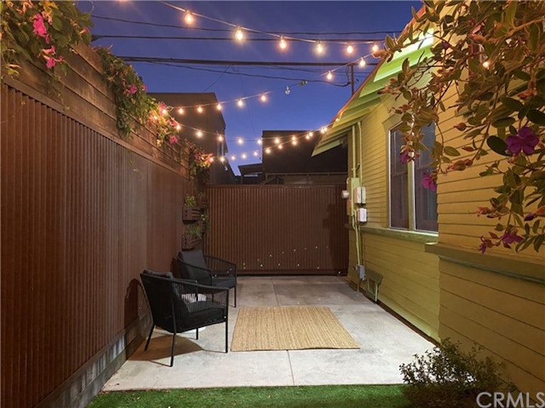 Photo 40 of 42 - 526 E 8th St, Long Beach, CA 90813