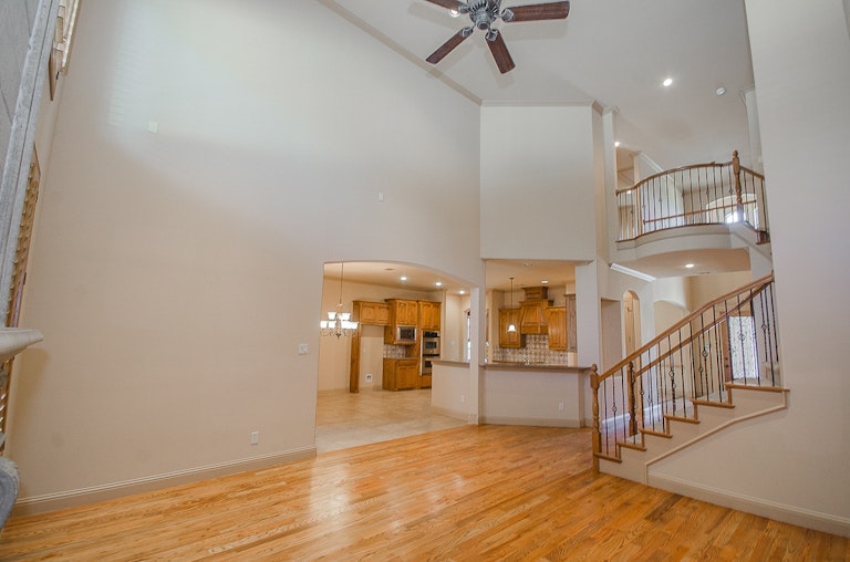 Photo 20 of 47 - 3006 Queen Ann Ct, Arlington, TX 76001