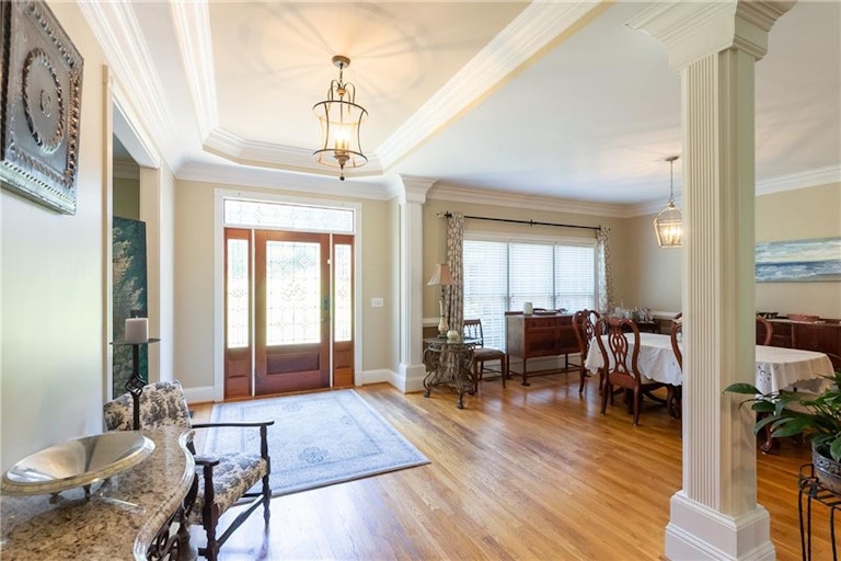 Photo 6 of 80 - 6608 Sweetwater Pt, Flowery Branch, GA 30542