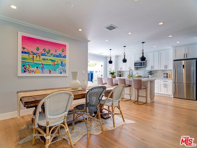 Photo 6 of 26 - 7404 Kentwood Ave, Los Angeles, CA 90045
