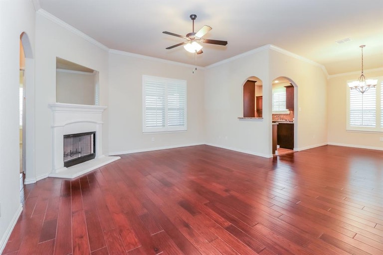 Photo 10 of 25 - 1629 Signature Dr, Weatherford, TX 76087