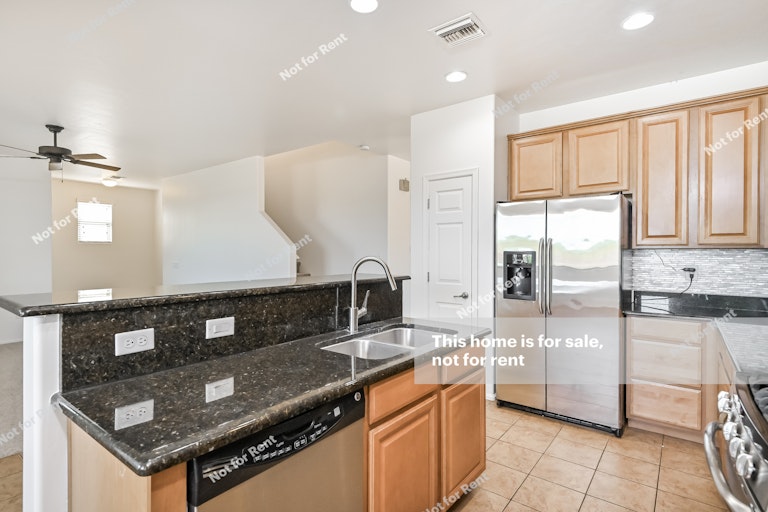 Photo 15 of 27 - 14376 N Bannerstone Ct, Marana, AZ 85658