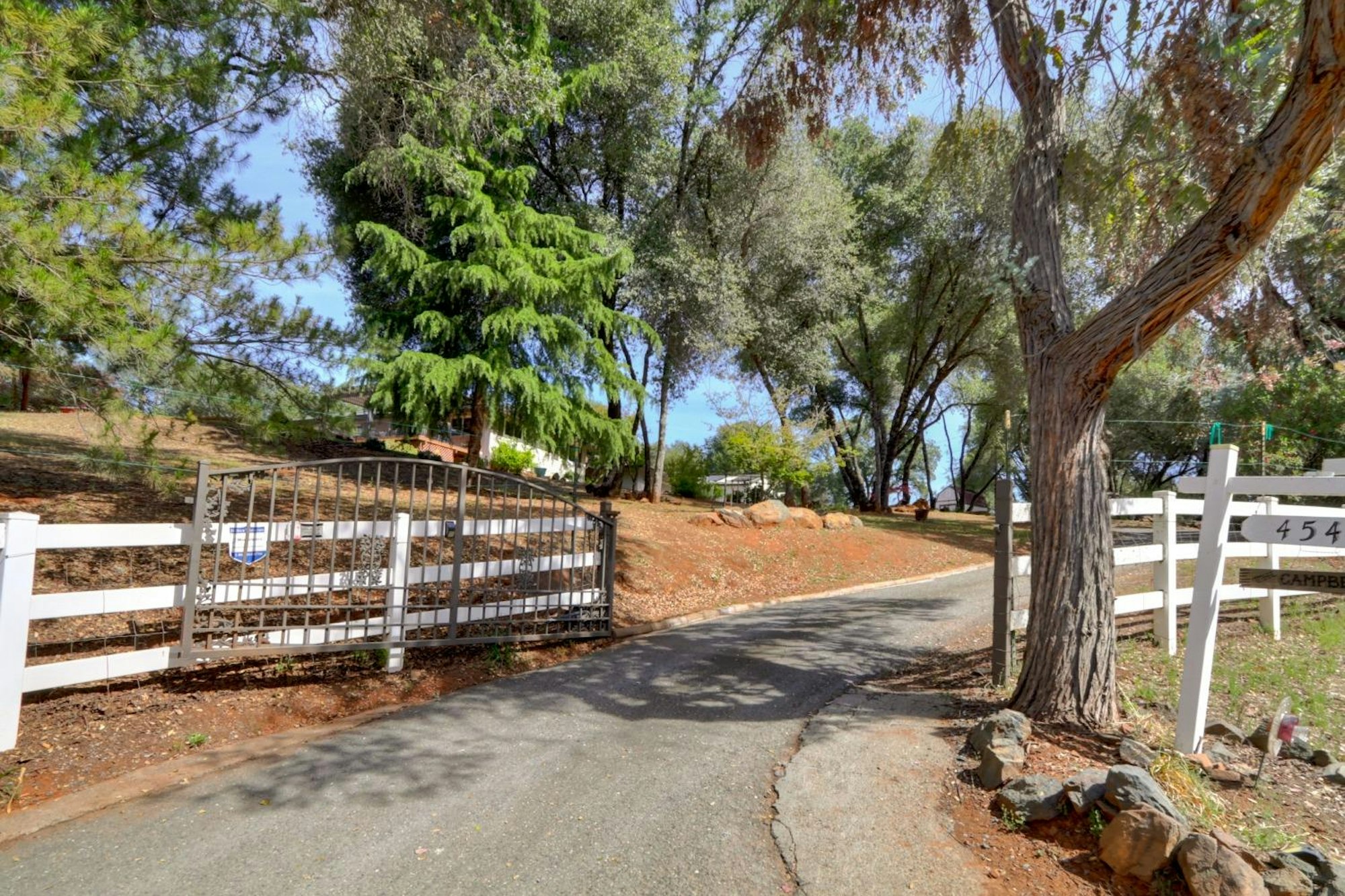 Photo 1 of 98 - 4540 Meadow Creek Rd, Placerville, CA 95667