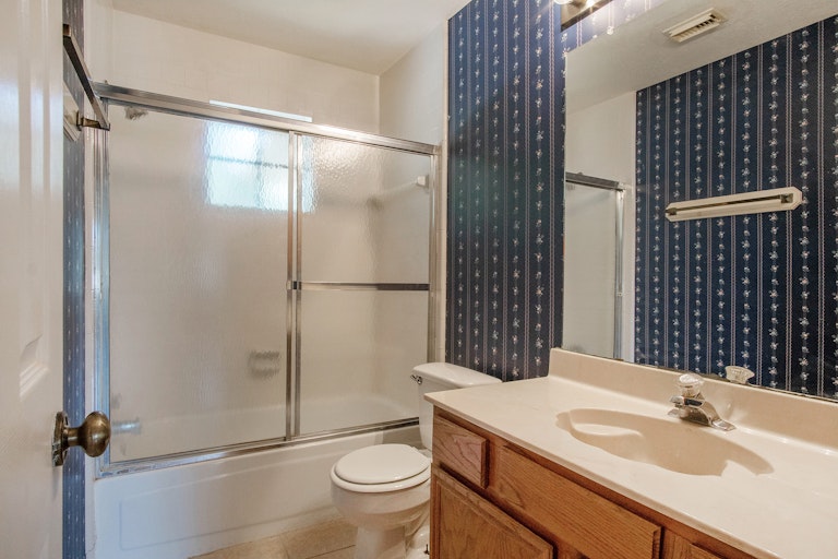 Photo 16 of 17 - 3838 Beckett Ridge Dr, Humble, TX 77396