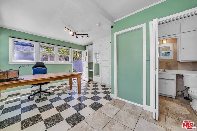 Photo 31 of 45 - 10643 Blix St, North Hollywood, CA 91602