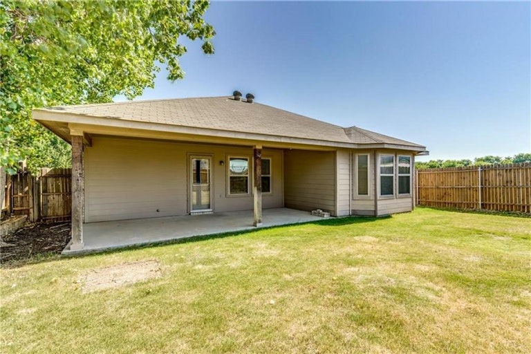 Photo 30 of 33 - 10045 Pronghorn Ln, Fort Worth, TX 76108