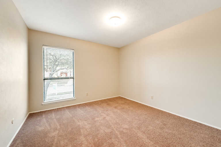 Photo 25 of 28 - 708 Green Canyon Dr, Mesquite, TX 75150