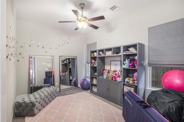 Photo 27 of 47 - 10610 Grace Hollow Dr, Cypress, TX 77433