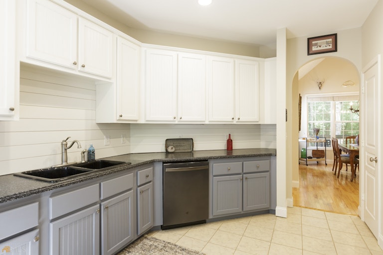 Photo 20 of 59 - 2550 Johnston Rd NW, Kennesaw, GA 30152