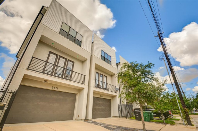 Photo 5 of 47 - 3311 Cline St, Houston, TX 77020