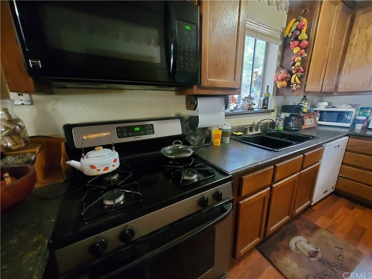 Photo 7 of 33 - 24937 Faulhorn Dr, Crestline, CA 92325
