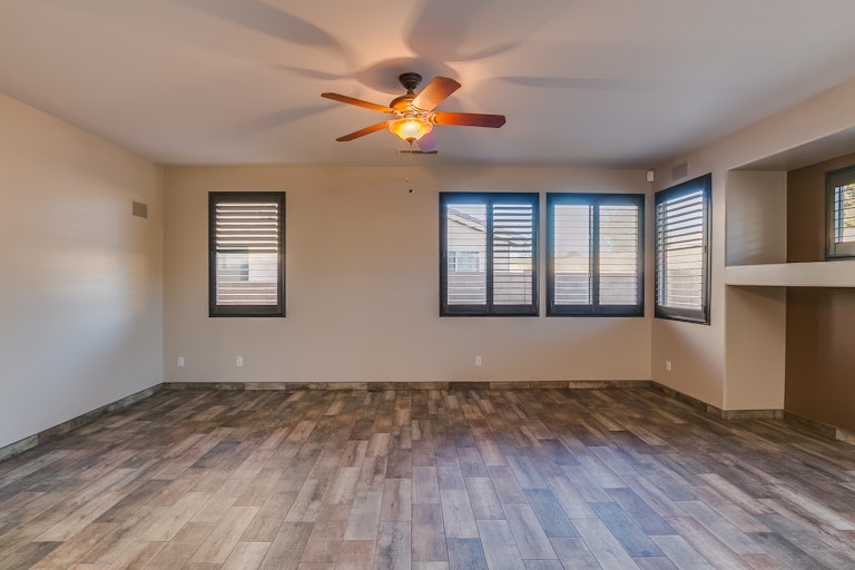 Photo 7 of 33 - 16812 W Stevenage St, Surprise, AZ 85374