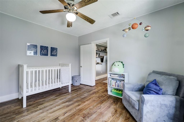 Photo 15 of 20 - 1033 E 16th St, Houston, TX 77009