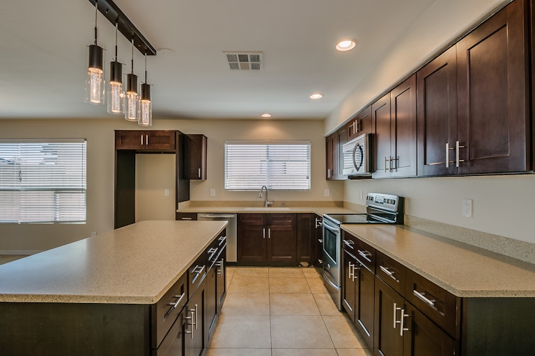 Photo 2 of 22 - 3027 W Daley Ln, Phoenix, AZ 85027