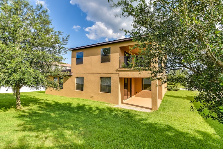 Photo 4 of 31 - 3639 Craigsher Dr, Apopka, FL 32712