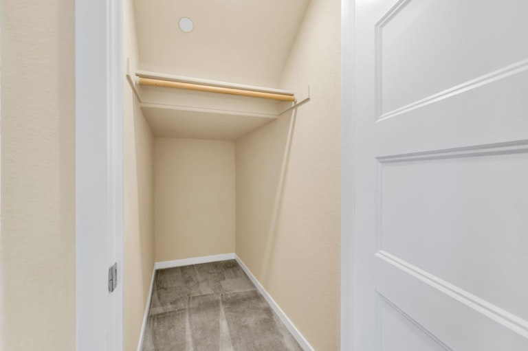 Photo 14 of 52 - 4334 Ocean Ln, Elk Grove, CA 95757