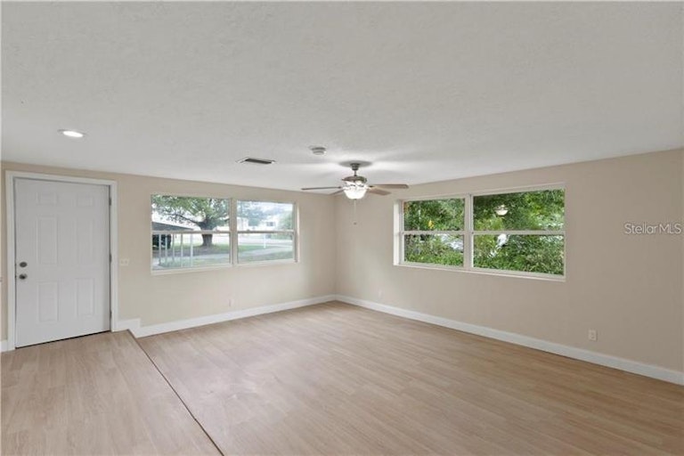Photo 6 of 17 - 10542 Mary Lou Dr, Orlando, FL 32825