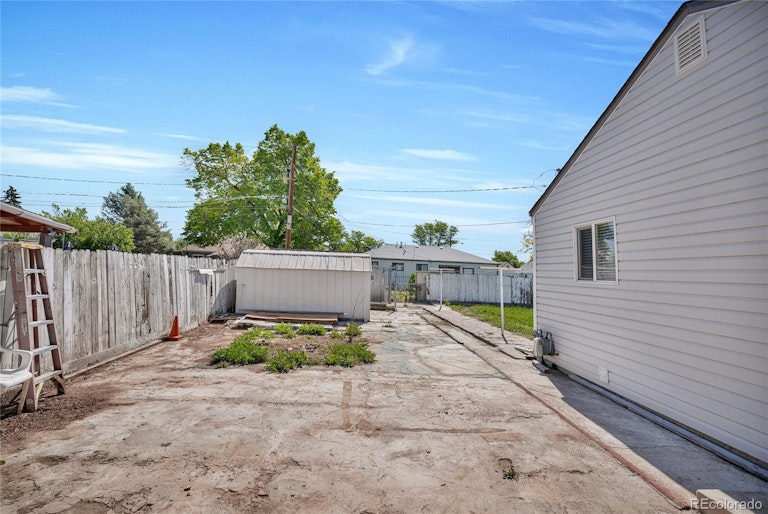 Photo 13 of 15 - 700 Kenton St, Aurora, CO 80010
