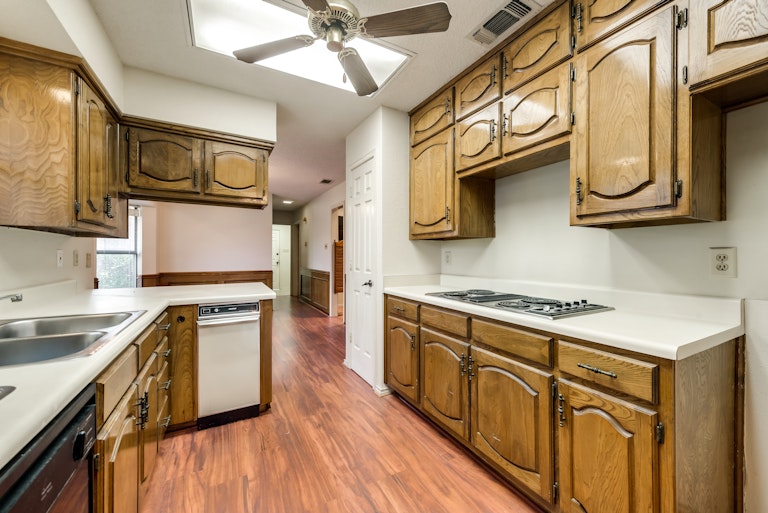Photo 8 of 26 - 7409 Wind Chime Dr, Fort Worth, TX 76133