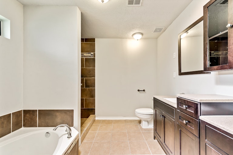 Photo 18 of 26 - 503 Azalea Dr, Forney, TX 75126