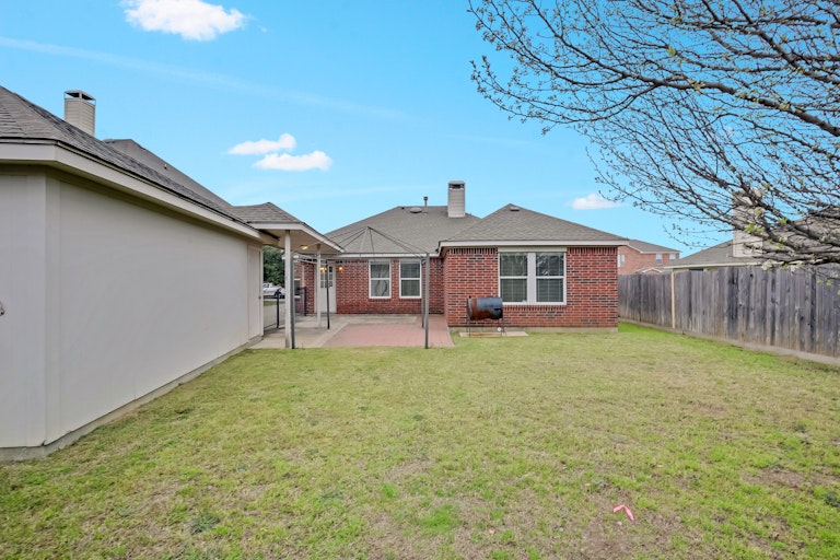 Photo 5 of 25 - 8748 Bloomfield Ter, Fort Worth, TX 76123