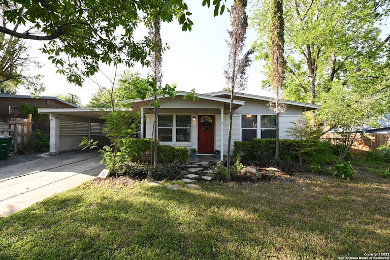Photo 1 of 33 - 35 Storeywood Dr, San Antonio, TX 78213