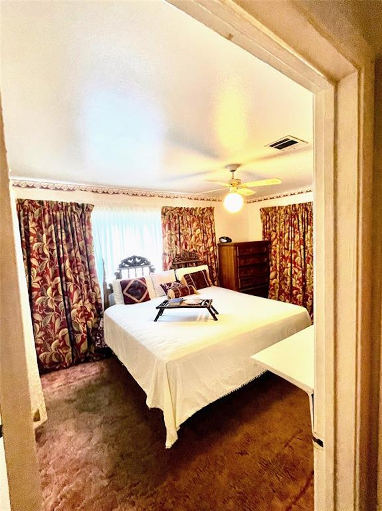 Photo 8 of 16 - 3804 Corto St, Houston, TX 77016