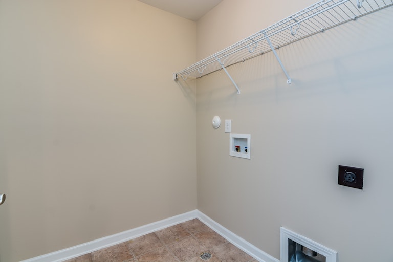 Photo 21 of 25 - 2739 Kinsley Pl, Raleigh, NC 27616