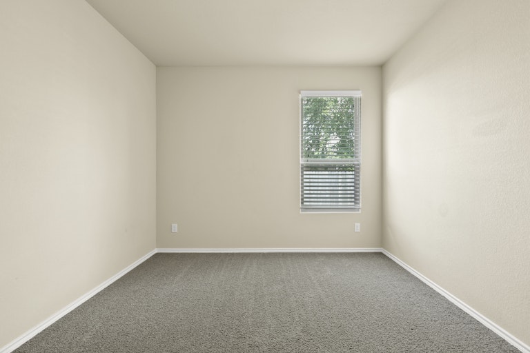 Photo 23 of 25 - 1108 Doe Meadow Dr, Burleson, TX 76028