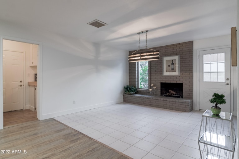 Photo 11 of 33 - 2816 W Villa Maria Dr, Phoenix, AZ 85053